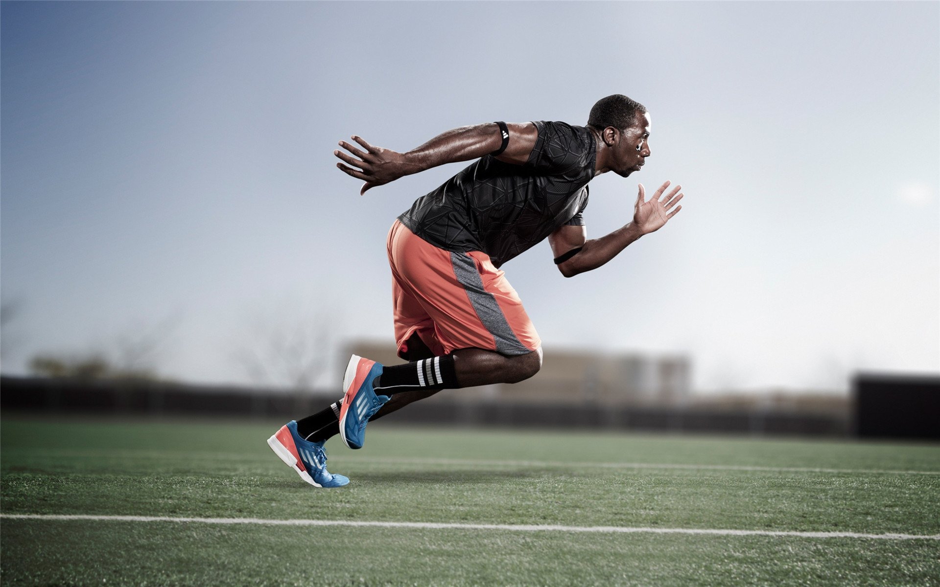 恩波利强调战术纪律压制对方进攻线路，恩波利里奇