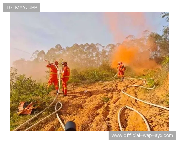 防线高位压迫演练：无球跑动与回位节奏被重复强化
