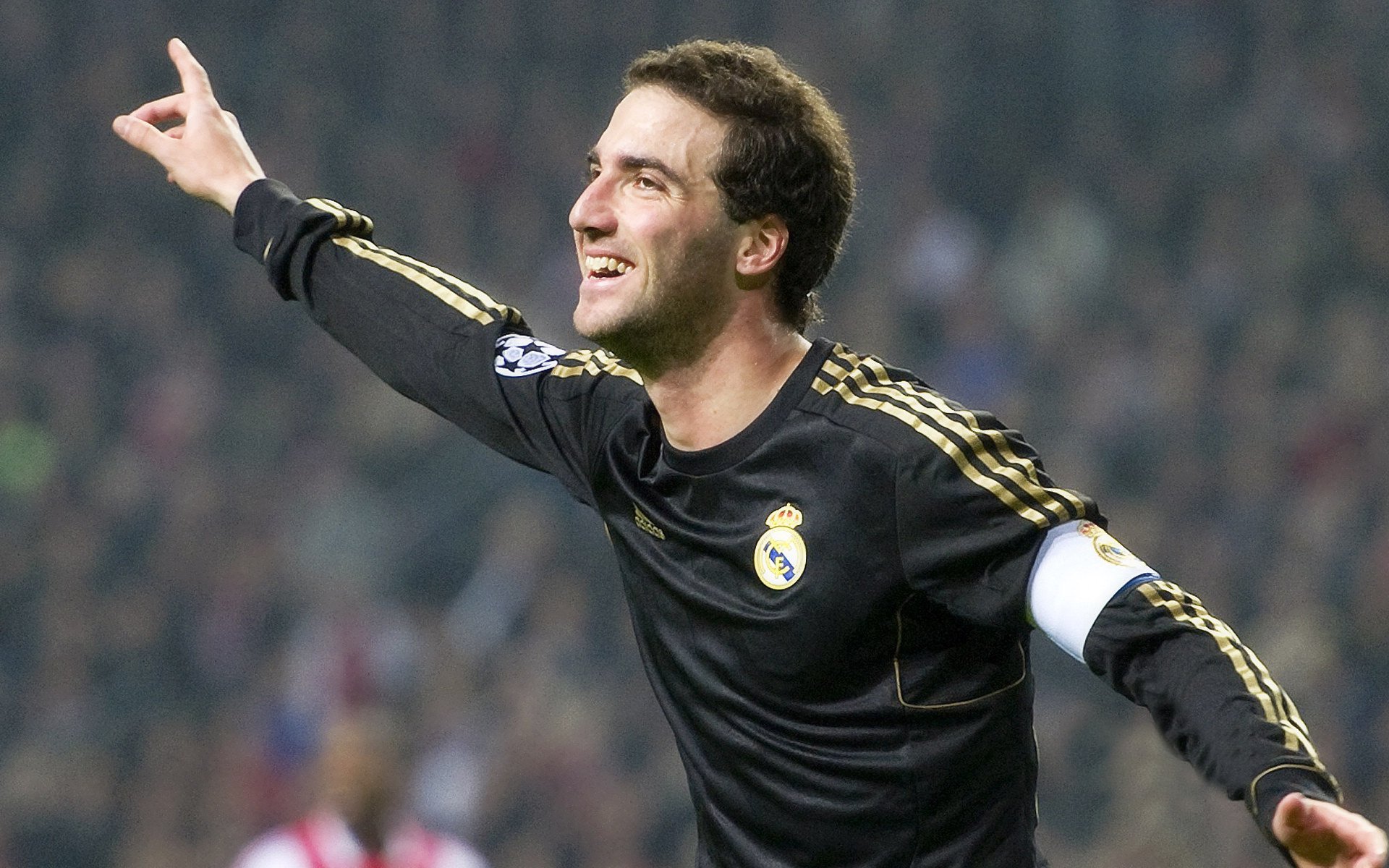 爱游戏大厅-40岁莫德里奇在米兰表现出色成中场大腿。，莫德里奇去国米了吗